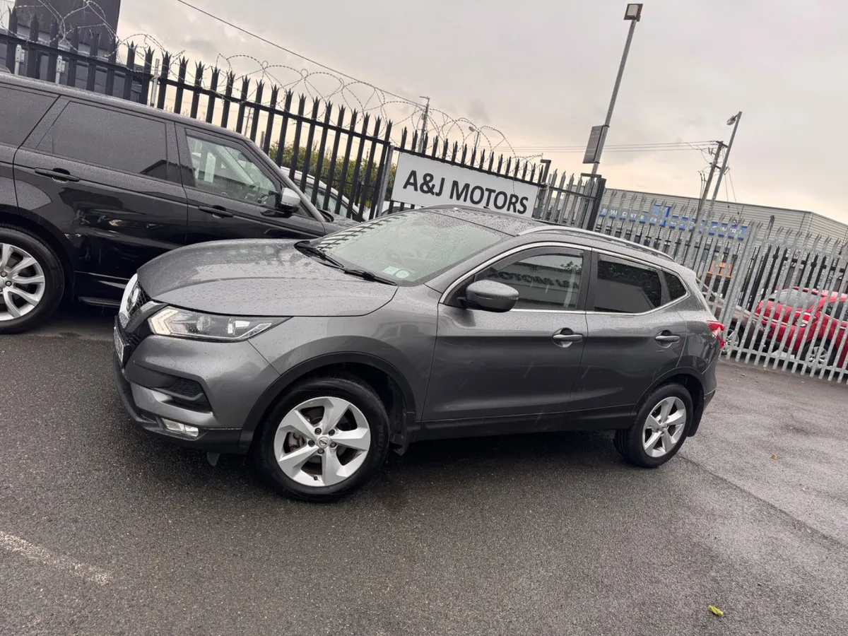 19 Nissan Qashqai 1.3 Glass Roof - Image 2