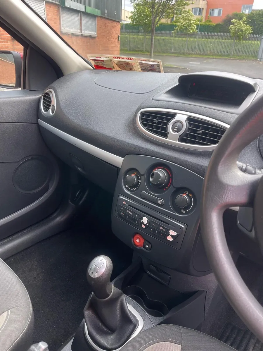 Renault Clio 2010 - Image 3
