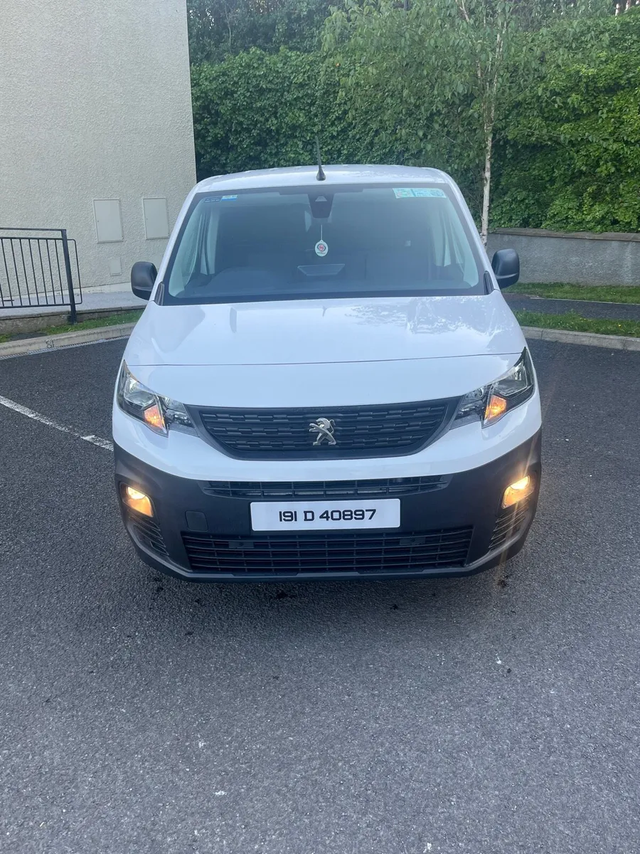 2019 Peugeot Partner Top Spec Low Miles! - Image 2