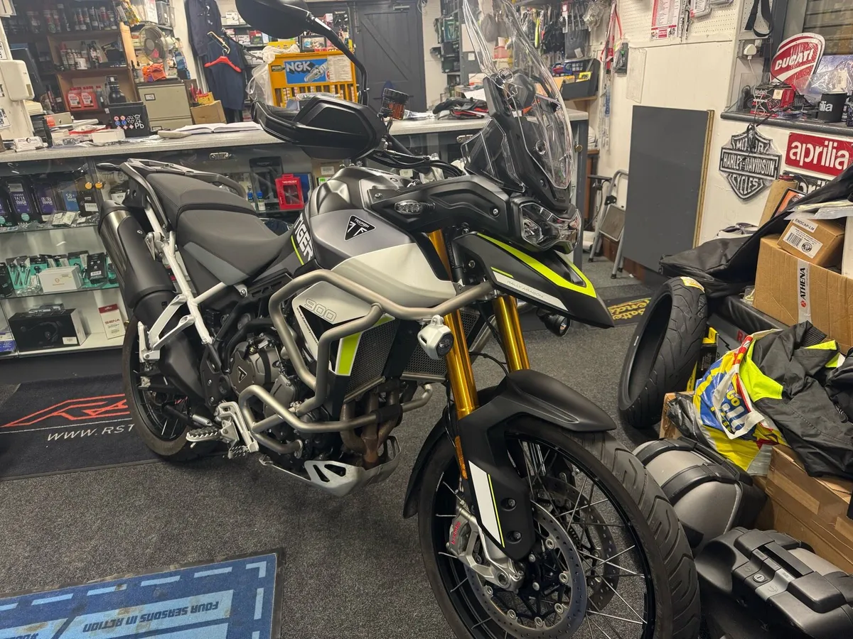 2023 Triumph Tiger 900 Rally Pro Aragon Edition - Image 2