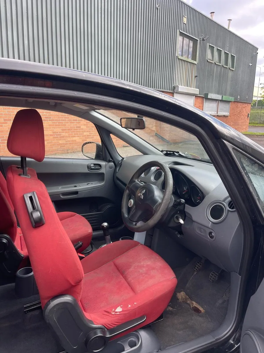 Mitsubishi colt black hawk - Image 1