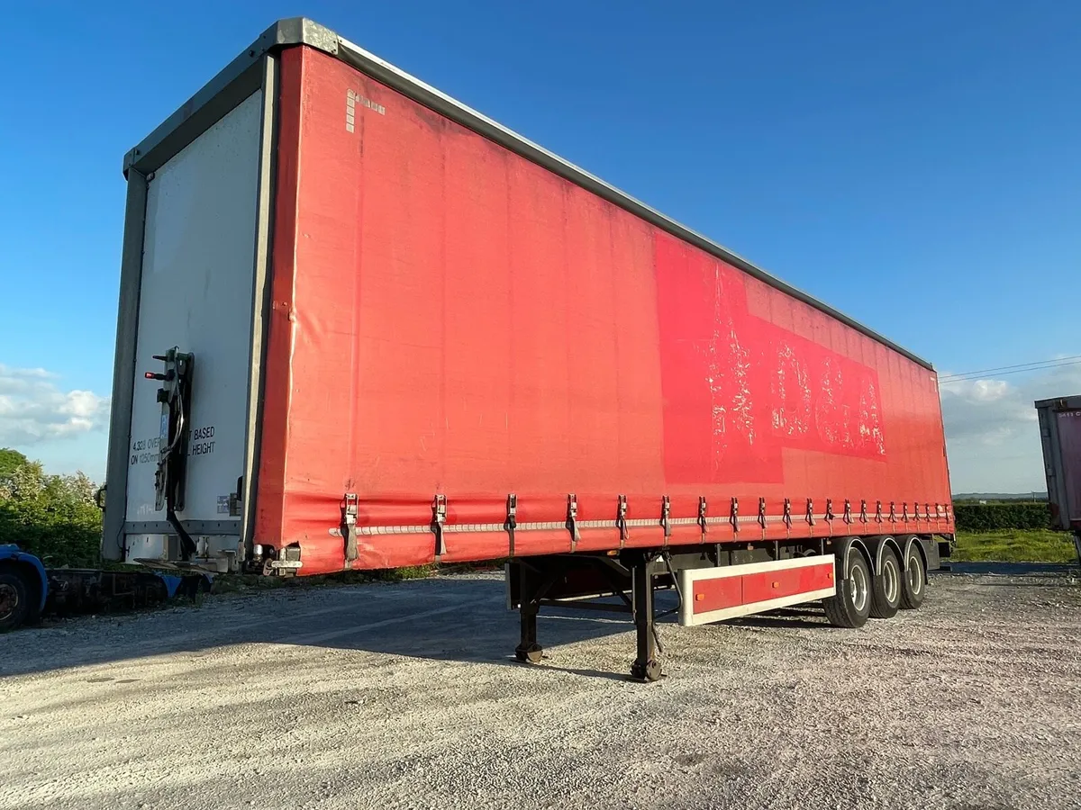 2013 LD Curtainsider Pillarless 4.3 m - Image 1