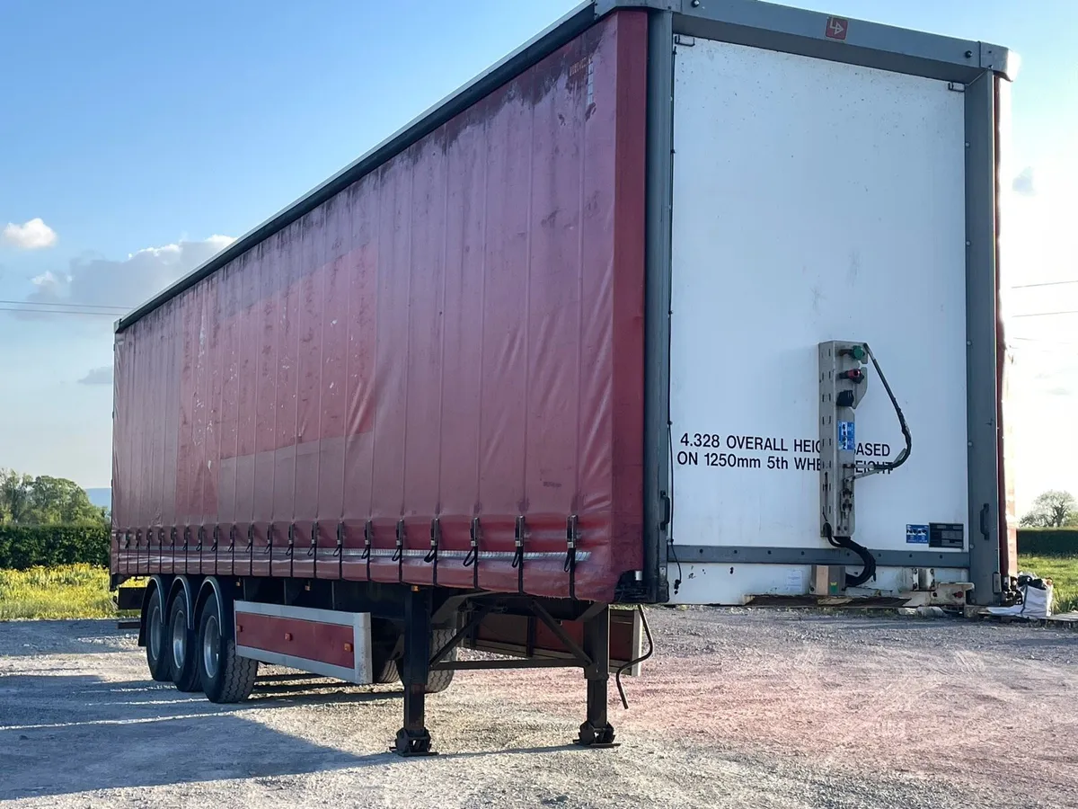 2013 LD Curtainsider Pillarless 4.3 m - Image 2