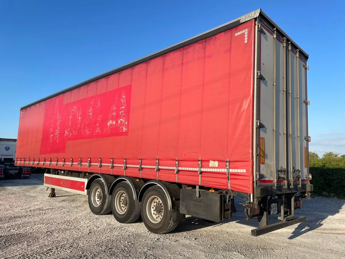 2013 LD Curtainsider Pillarless 4.3 m - Image 3