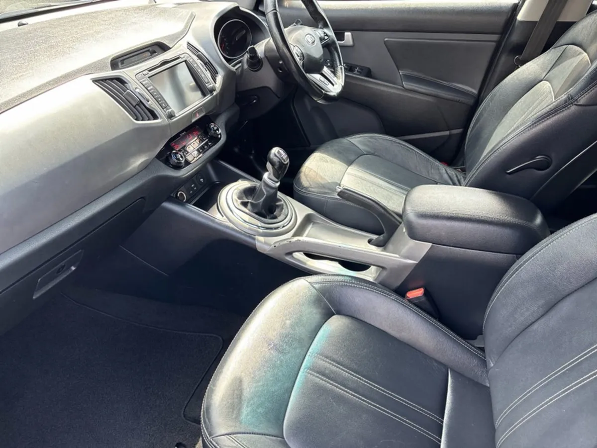 Kia Sportage Platinum SE 4DR - Image 3