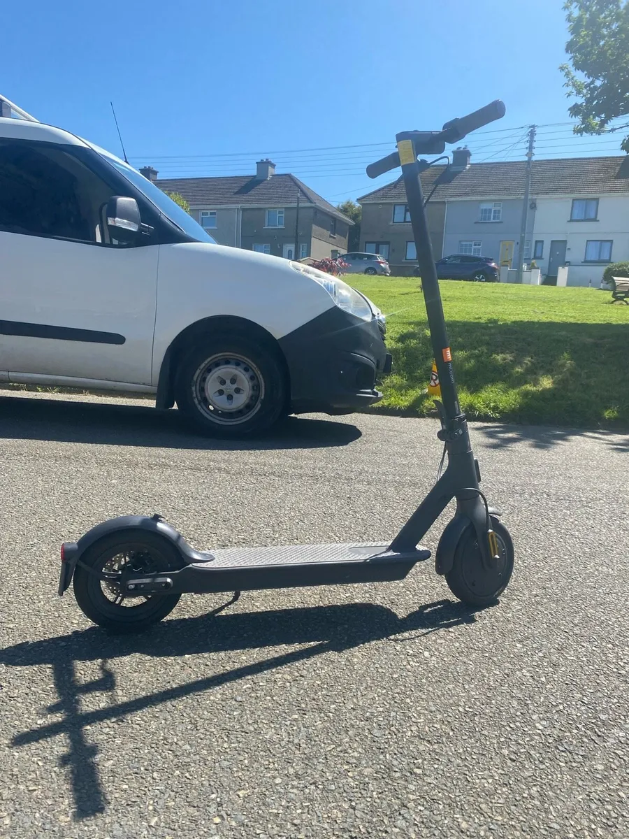 Electric scooter - Image 3