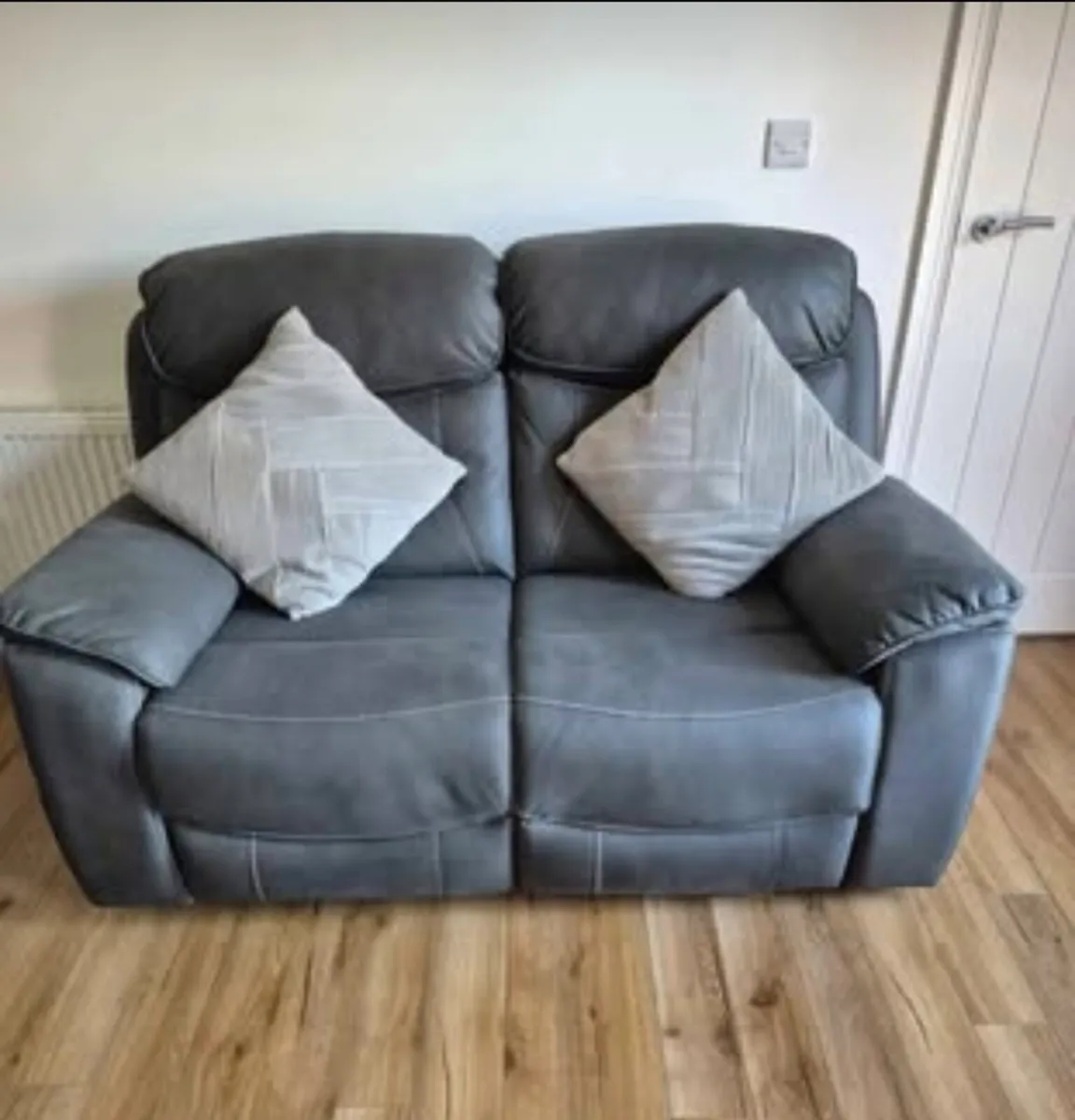 Beautiful 3+2 Charcoal Grey Electric Recliner Sofa - Image 3