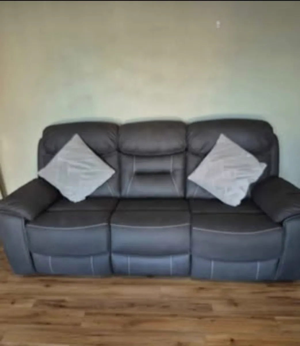 Beautiful 3+2 Charcoal Grey Electric Recliner Sofa - Image 4