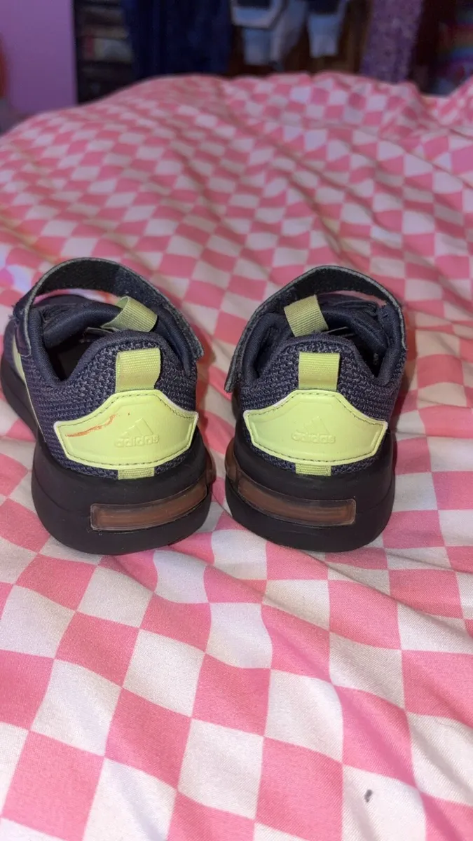 Boy adidas runners - Image 2