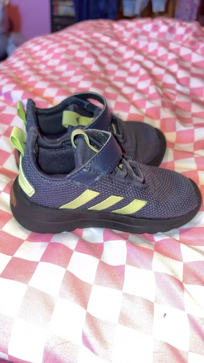 Boy adidas runners - Image 3
