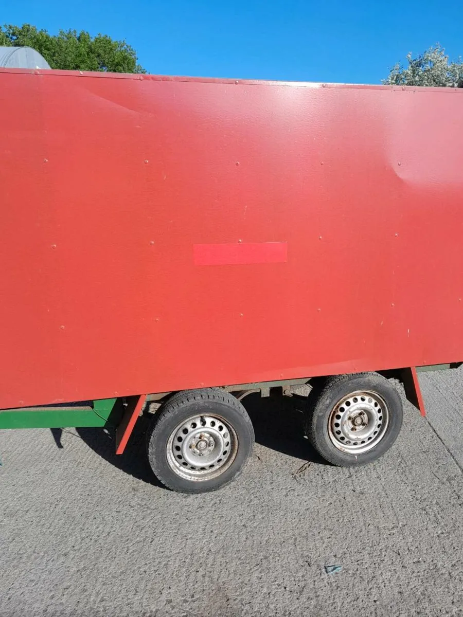Market trailer - Image 2