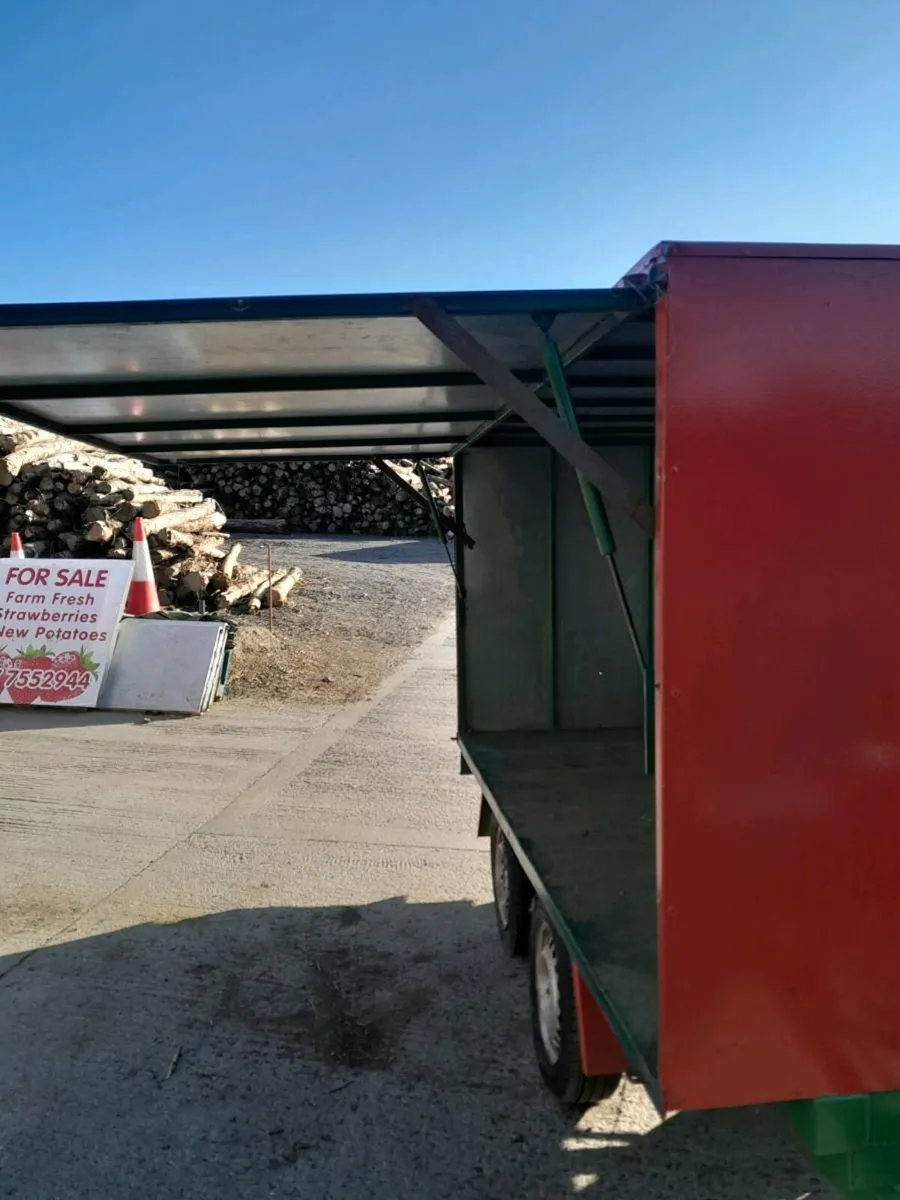 Market trailer - Image 3