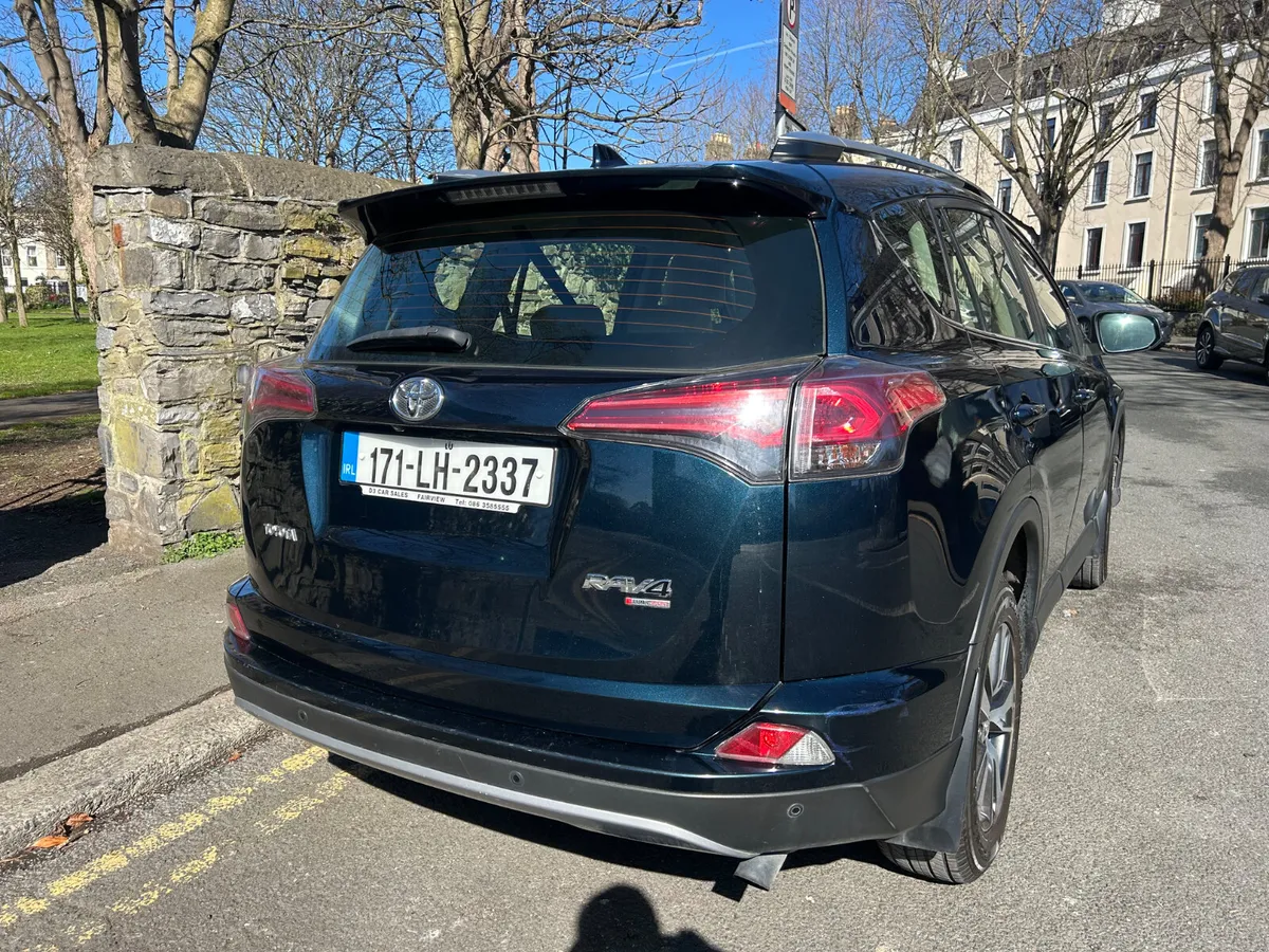2017 TOYOTA RAV-4 PARKING CAMERA NCT JUNE 2027 - Image 4