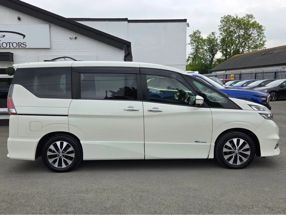 Nissan Serena 2.0 Hybrid Highway Star 8-seater - Image 2