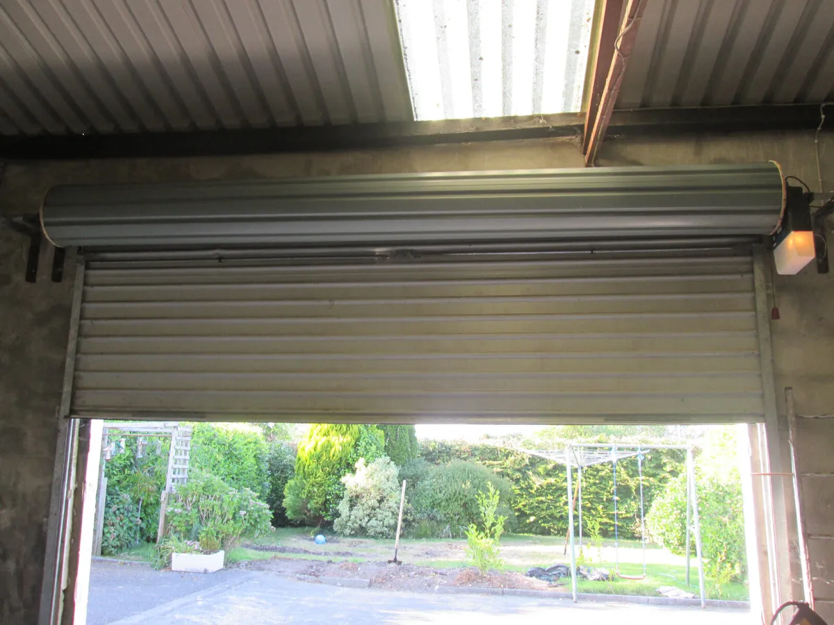 12 X 9 FT.  REMOTE ELECTRIC GARAGE DOOR - Image 3