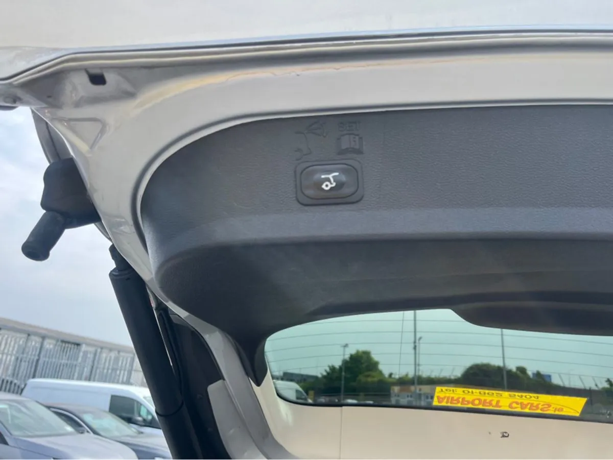 Ford Kuga C520 Titanium 2.0 TD 120 S6 M6 F 5DR FWD - Image 4