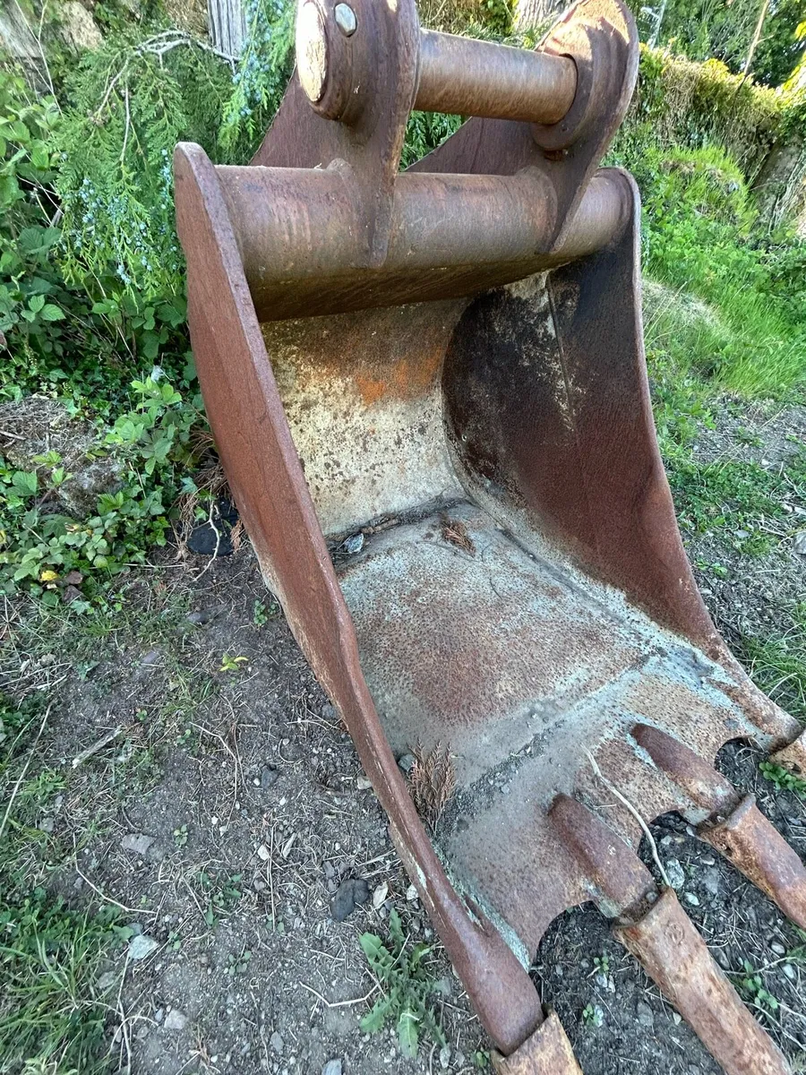 Digger bucket - Image 1
