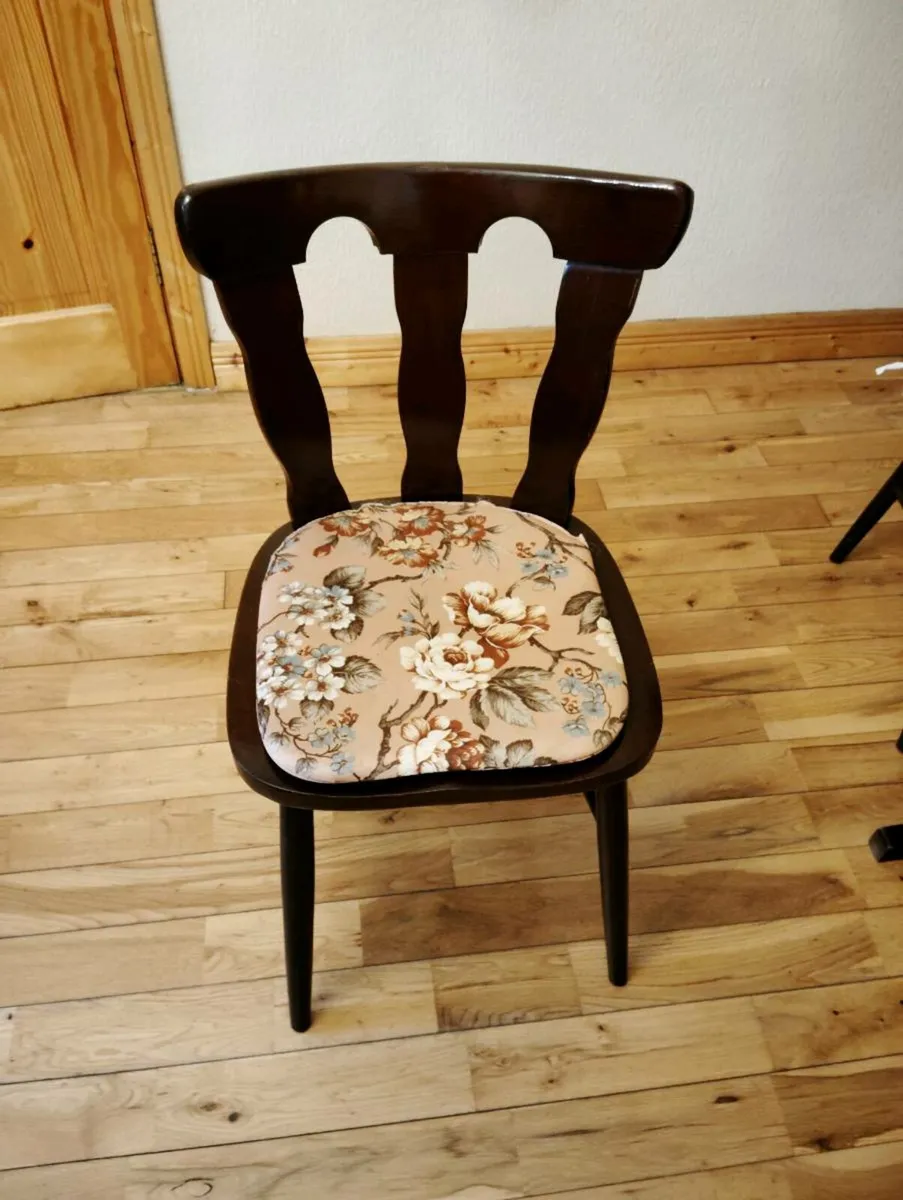 Mahogany Dining Table+ 6 Chairs - Image 3