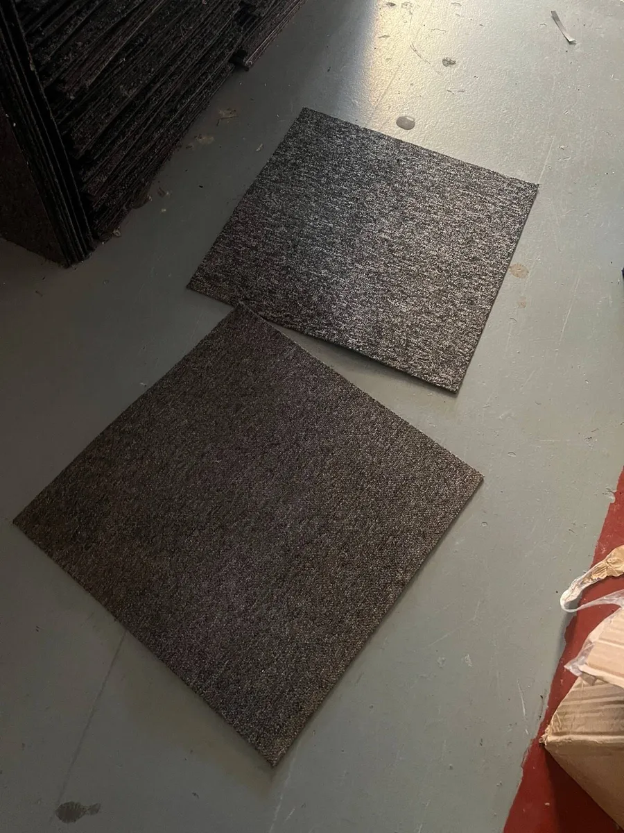 Used Carpet Tiles - Image 2