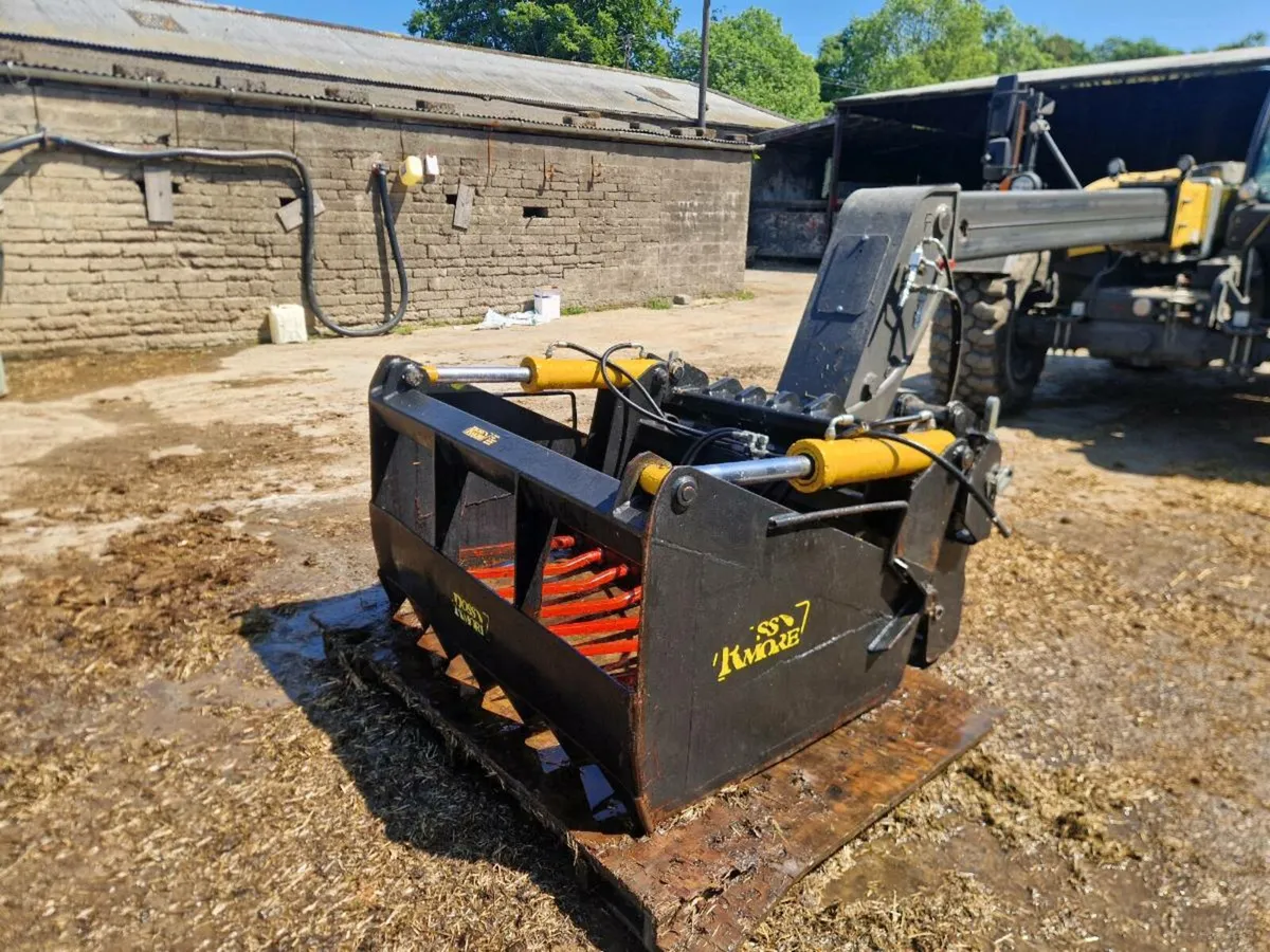 Front loader implements (Quickee & Rossmore) - Image 1