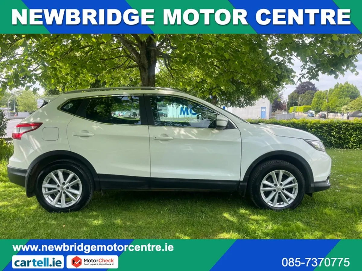 Nissan QASHQAI 1.2 Panoramic SAT NAV - Image 3