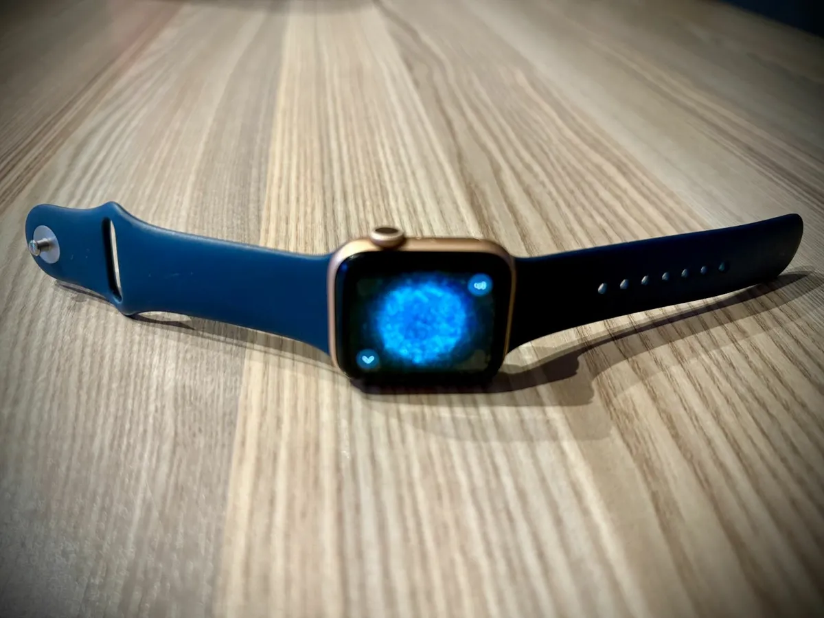 Apple Watch Series 6 40mm - Image 1