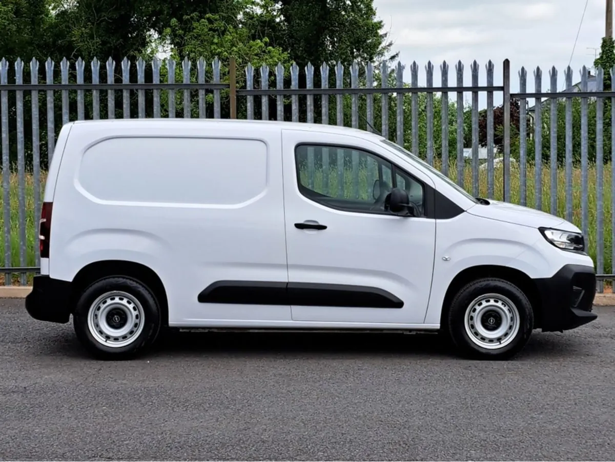 Opel Combo Komfort L1h1 1.5td 100BHP - Image 3