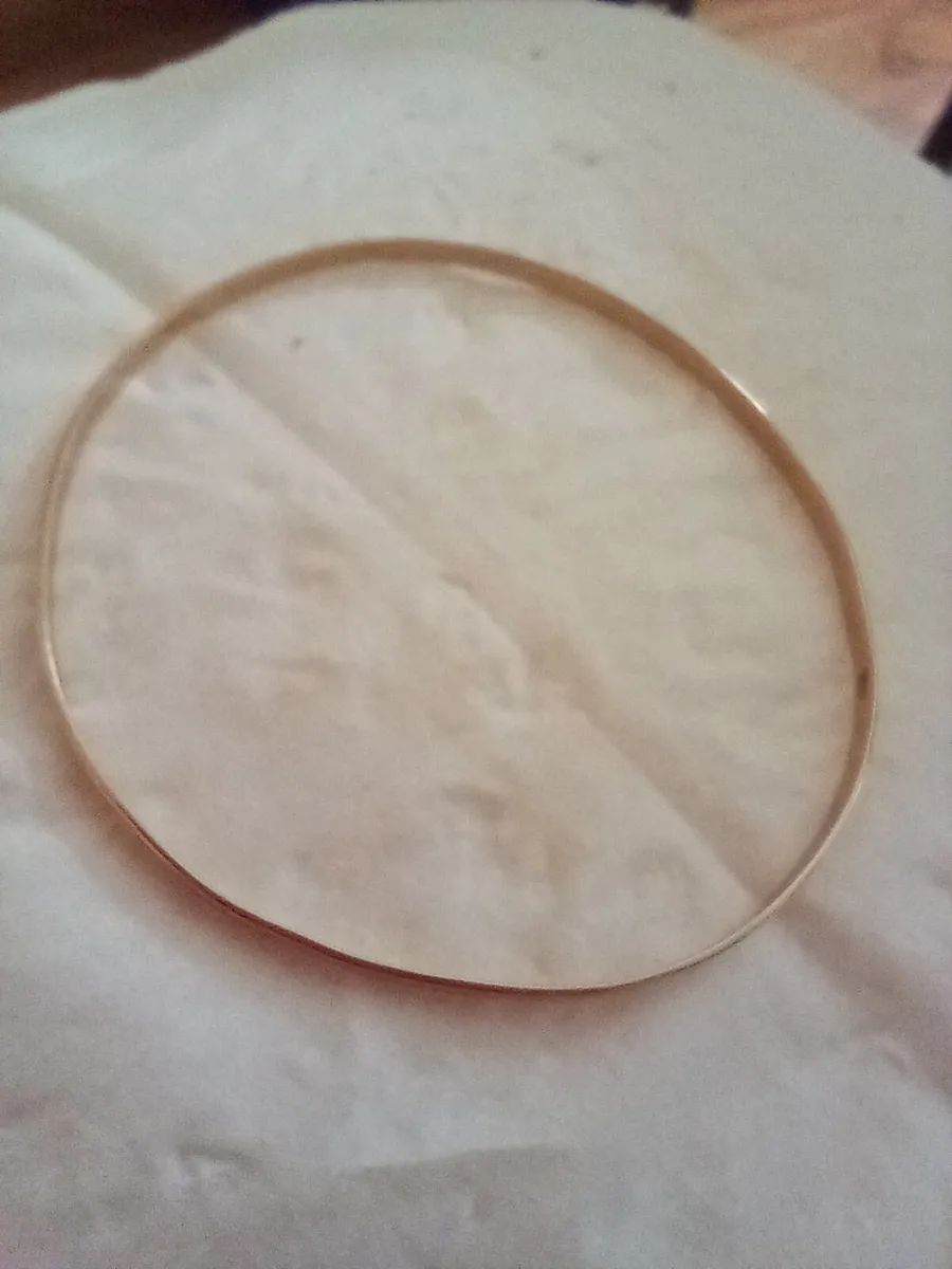 Ladies 9 CT solid yellow gold bangle