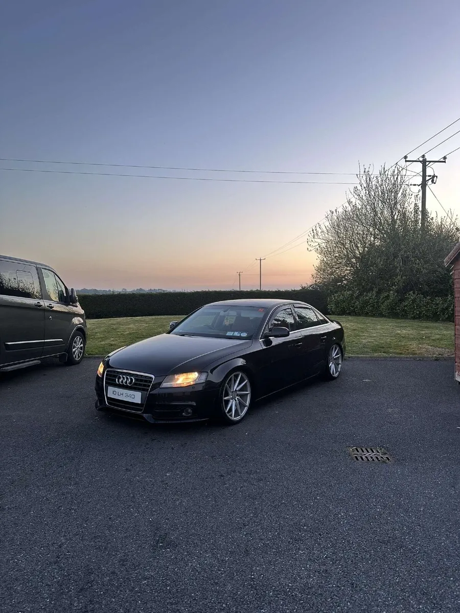 Audi A4 2010 - Image 1