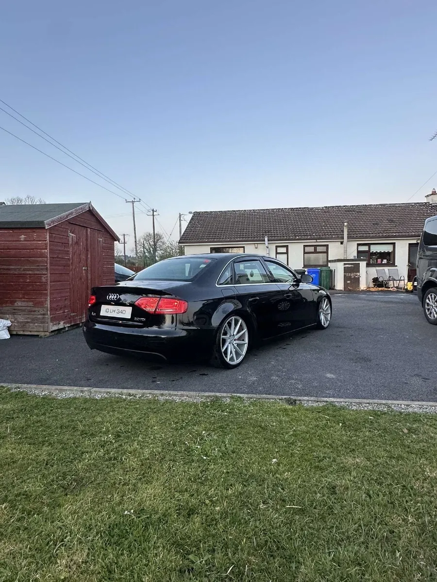 Audi A4 2010 - Image 2