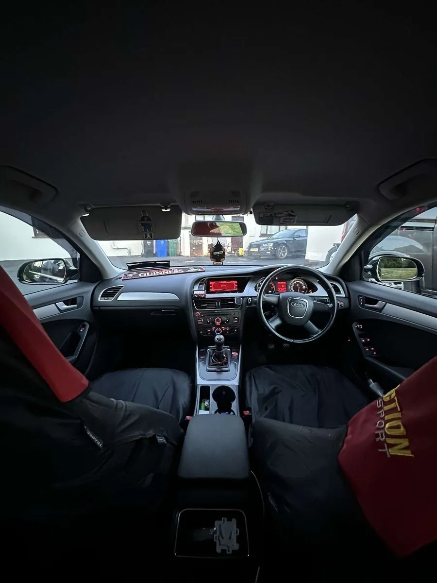 Audi A4 2010 - Image 4
