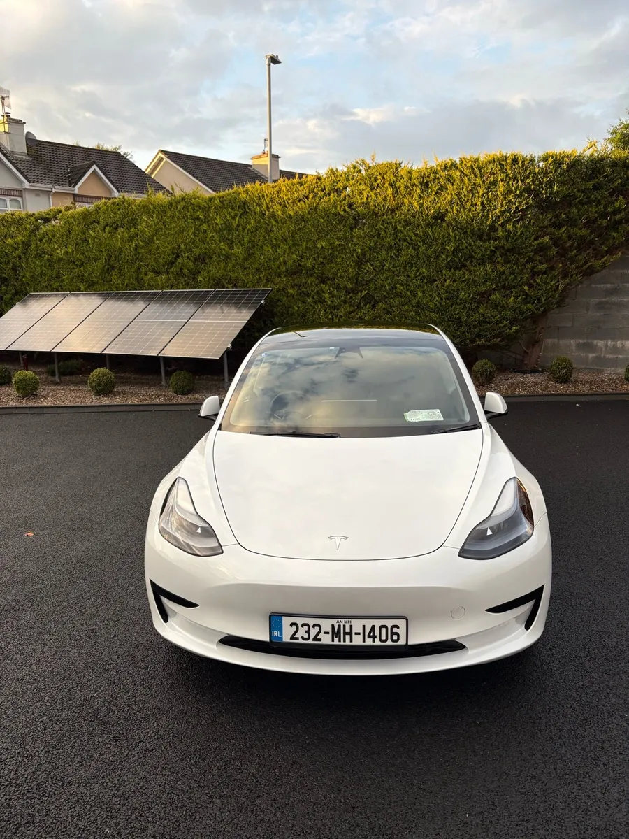 Tesla Model 3 232 RWD Standard Range - Image 2