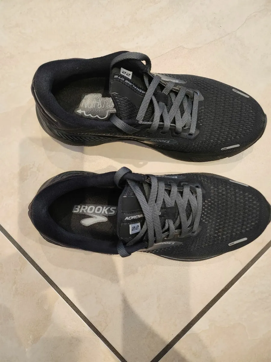 Brooks ladies runners - Image 4