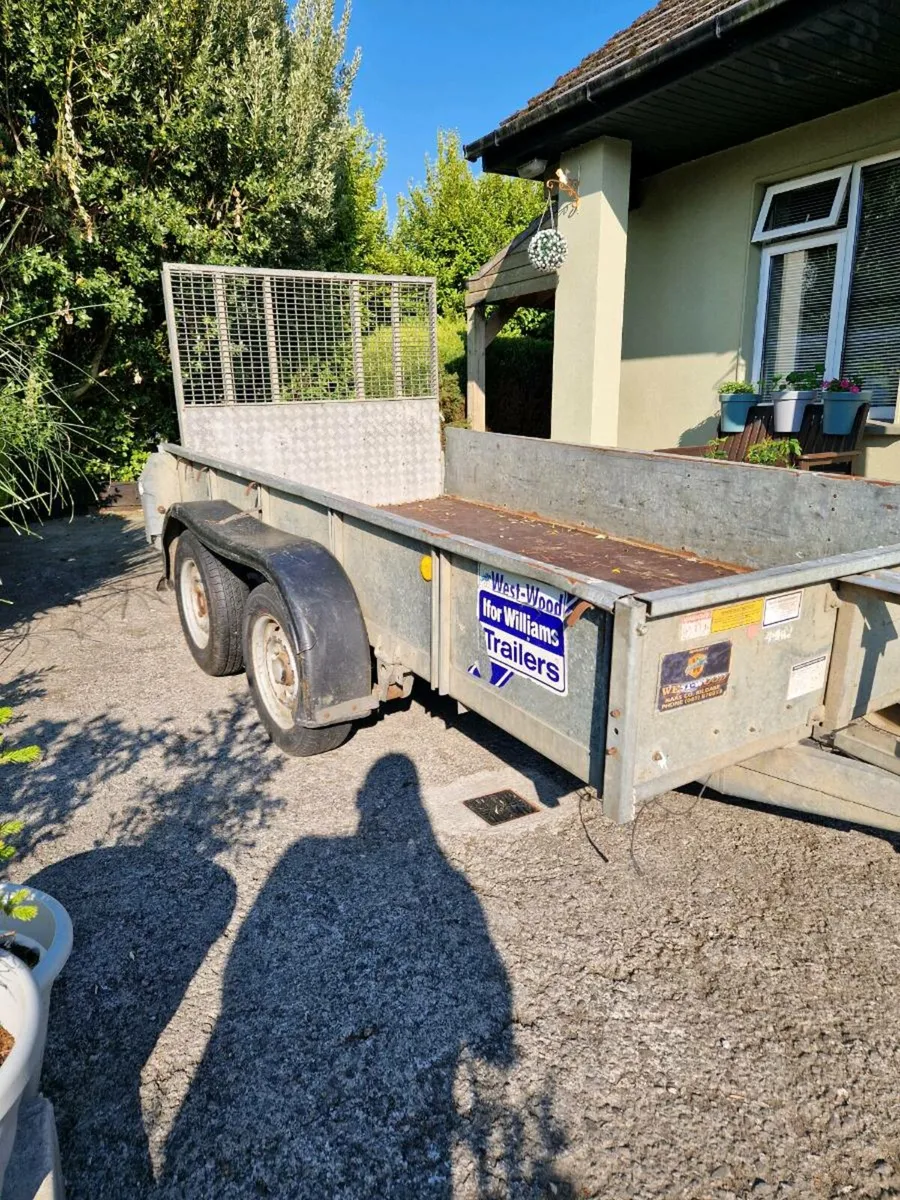 Trailer - Image 1