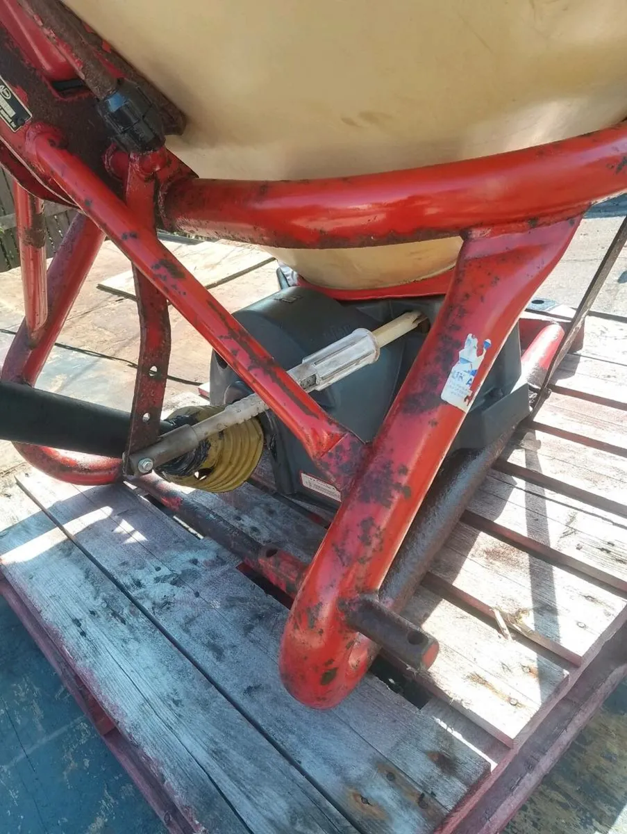 Vicon 402 Spreader FREE all lreland Delivery - Image 3