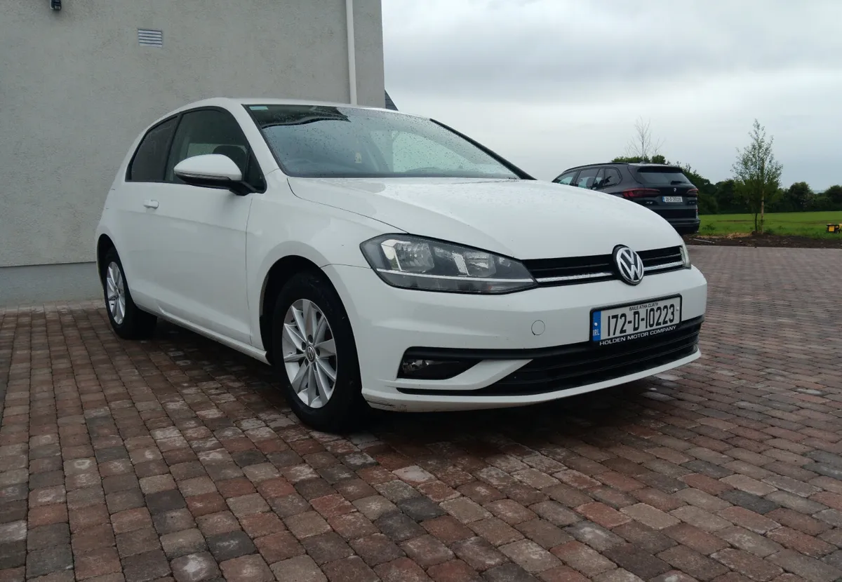 2017 Volkswagen Golf - Image 1