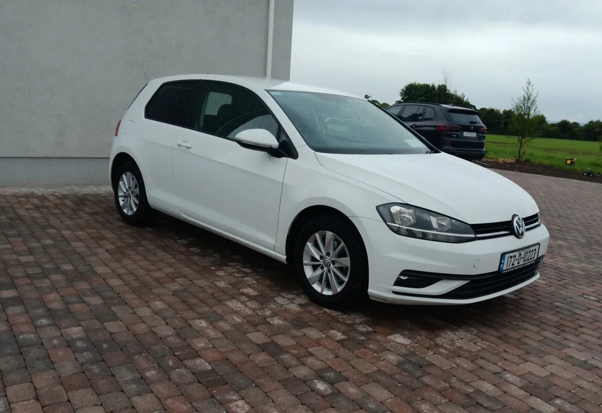2017 Volkswagen Golf - Image 2