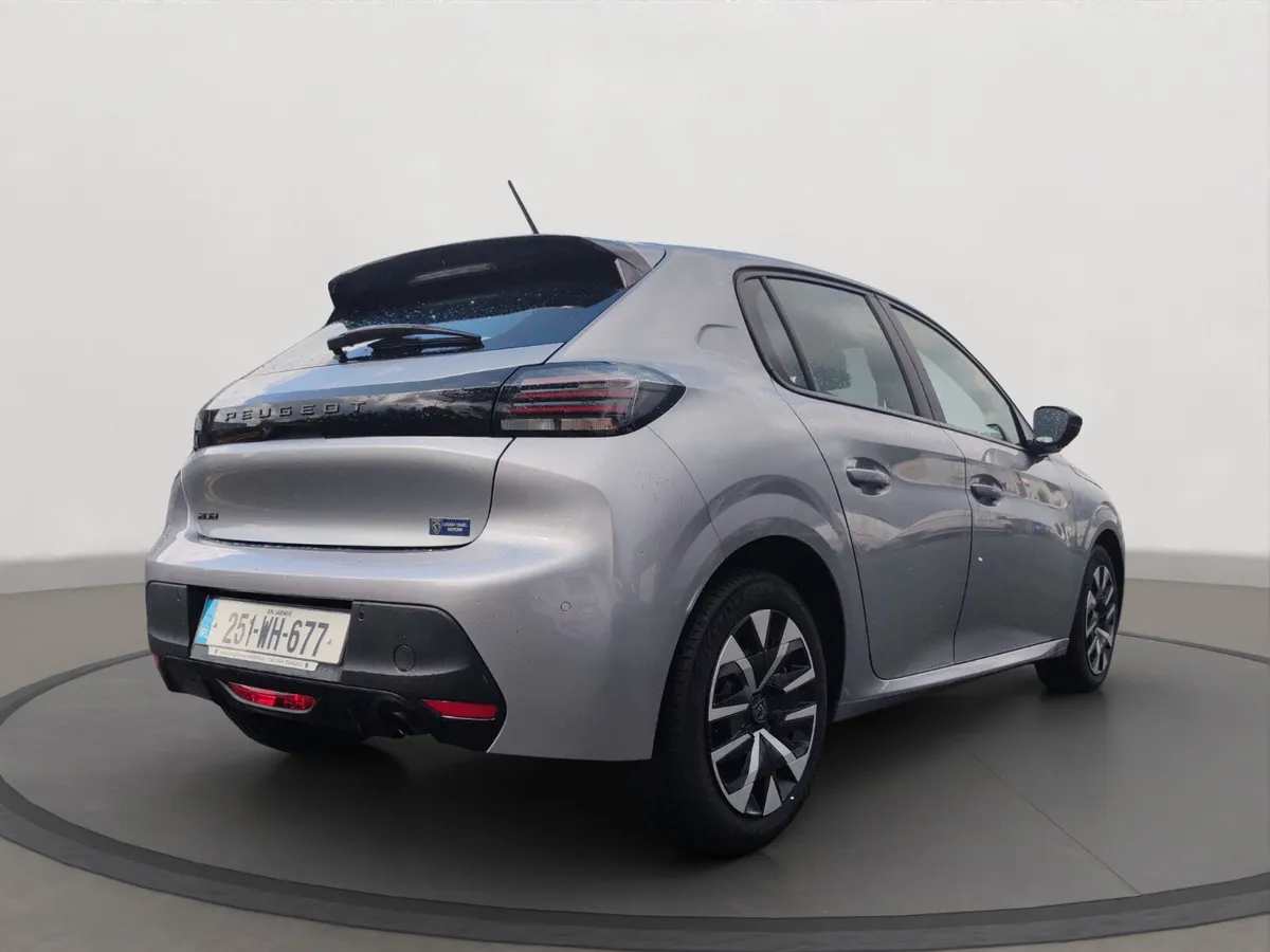 Peugeot 208 Active - Image 2