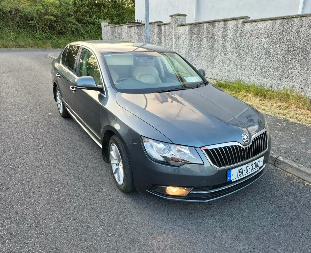 2015 SKODA SUPERB - Image 2