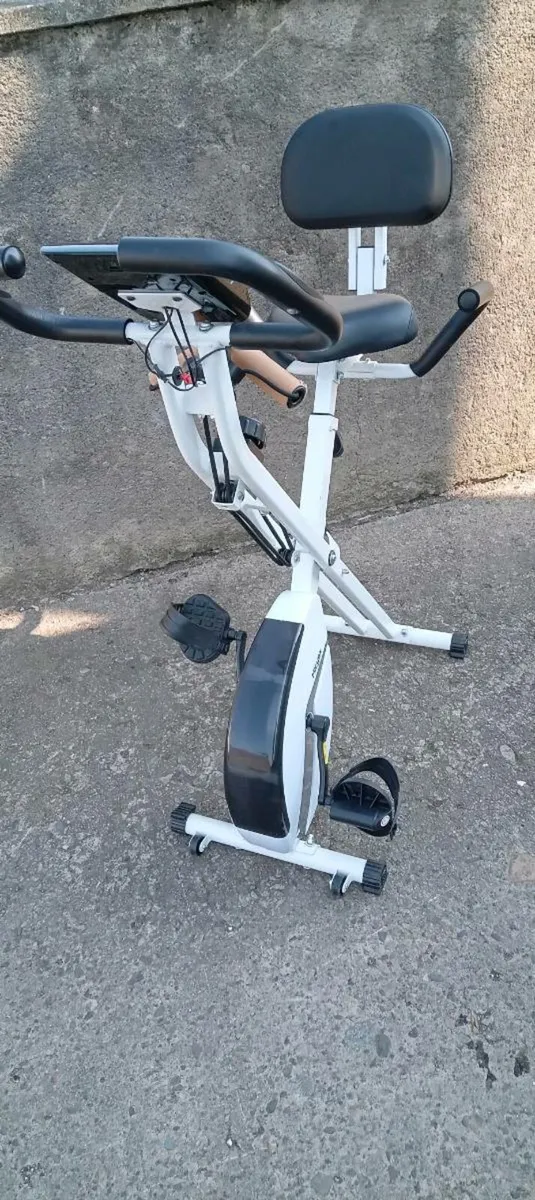 Exercise bike - Image 1