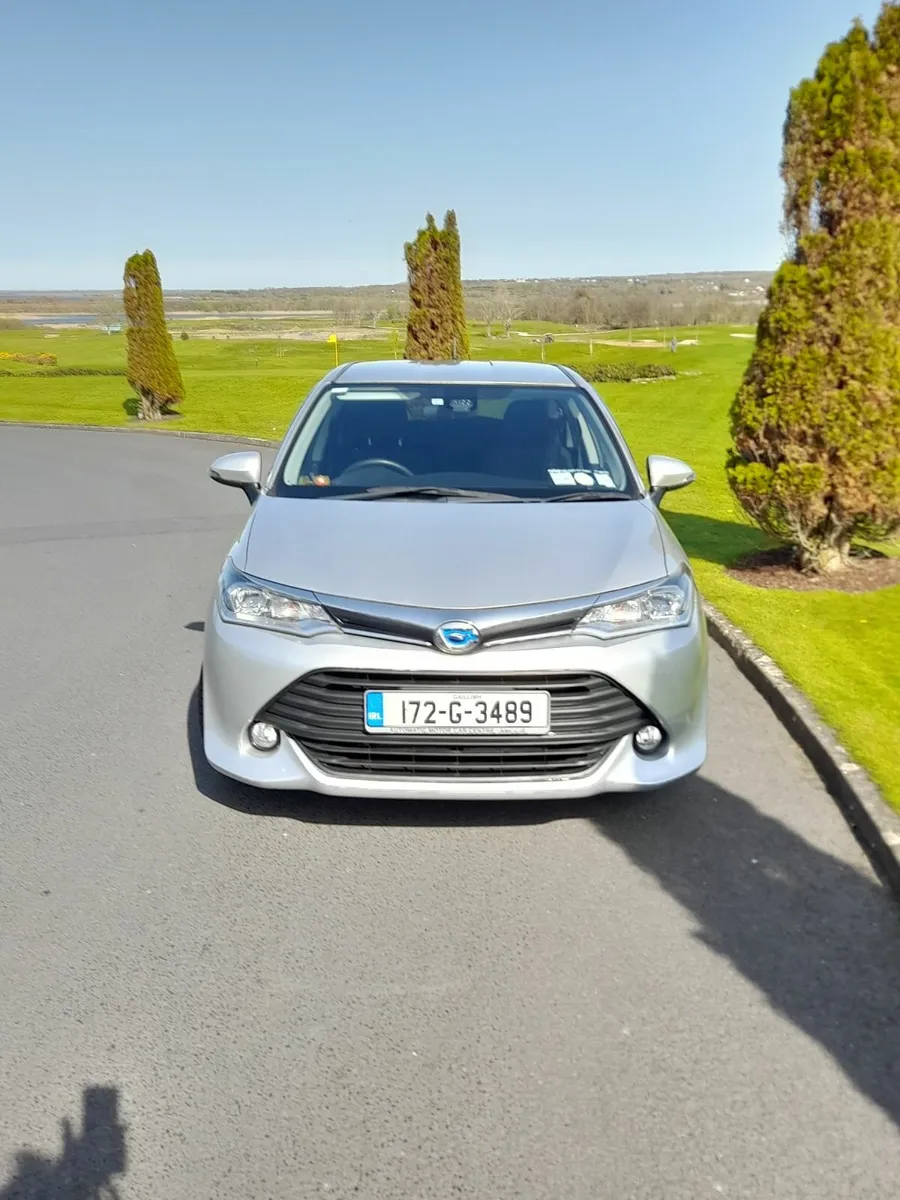 Toyota Corolla 2017 - Image 2