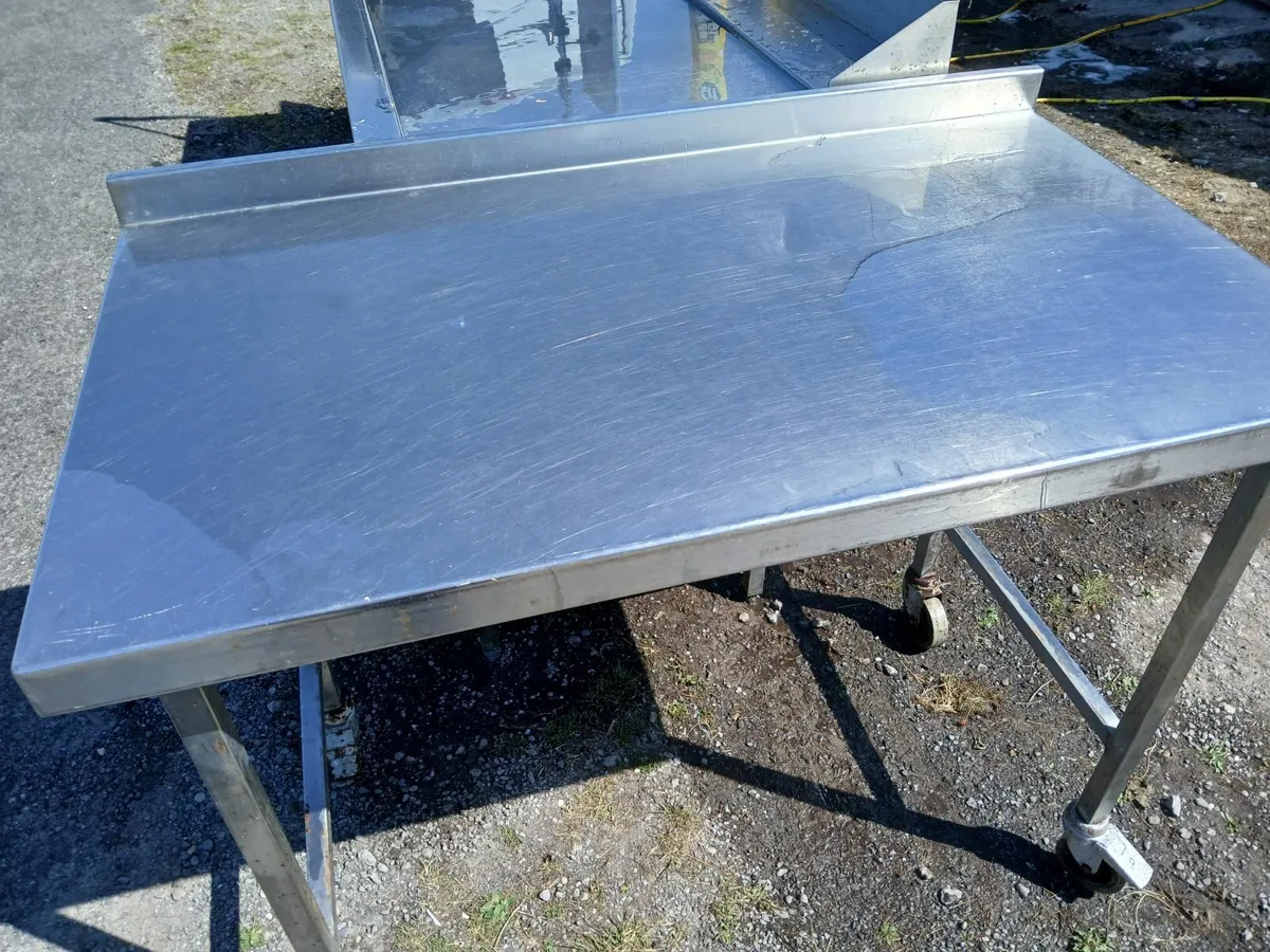 Stainless steel table /on wheels delivered - Image 2