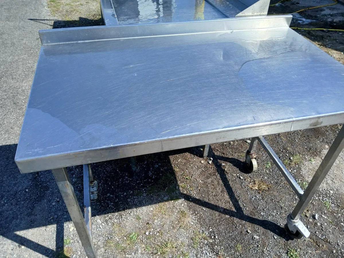 Stainless steel table /on wheels delivered - Image 4