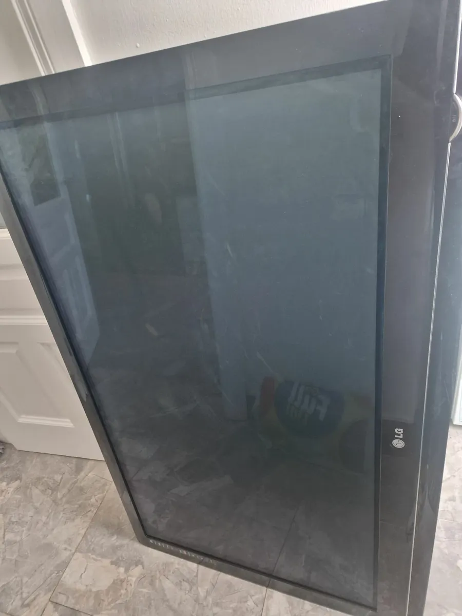 55 inch lg tv with remote - Image 2