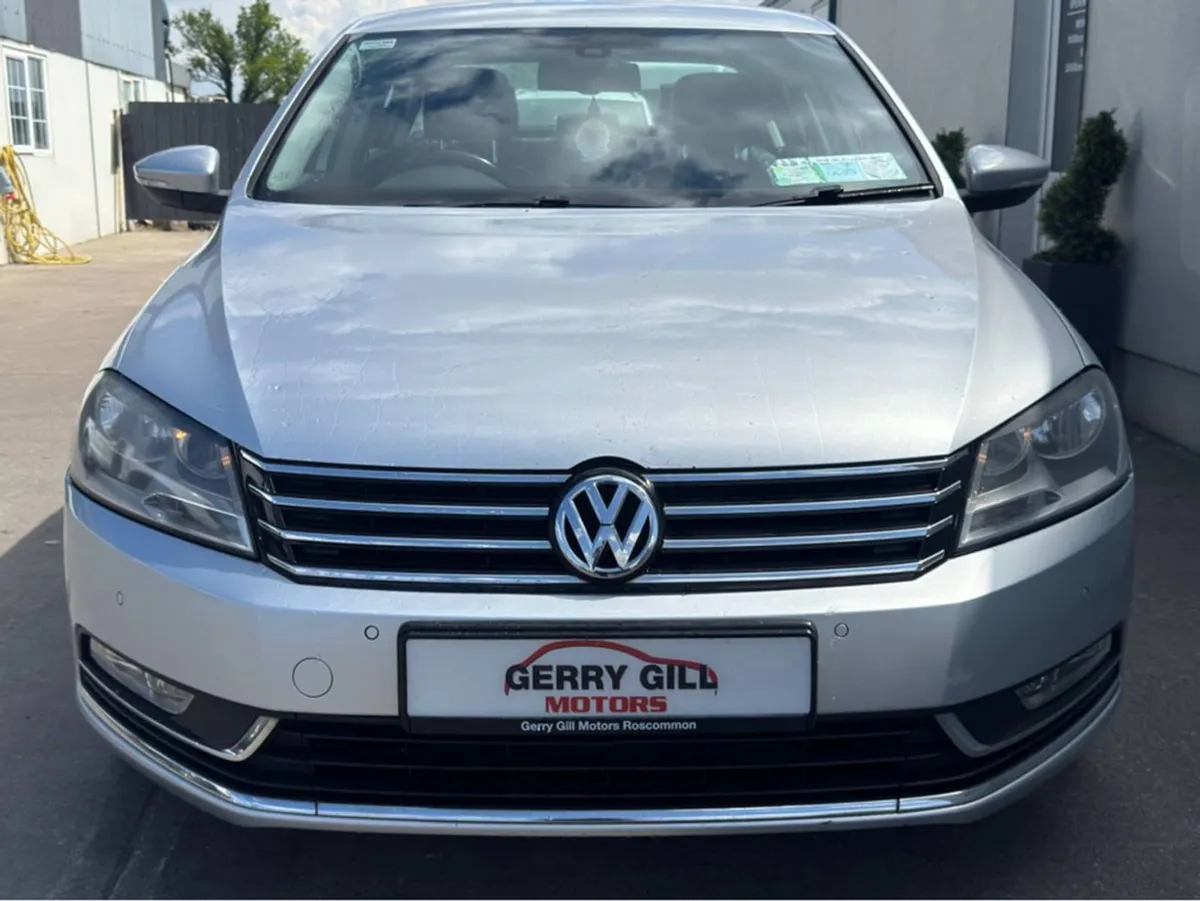 Volkswagen Passat 2.0 TDI Executive Bluemotion 14 - Image 2