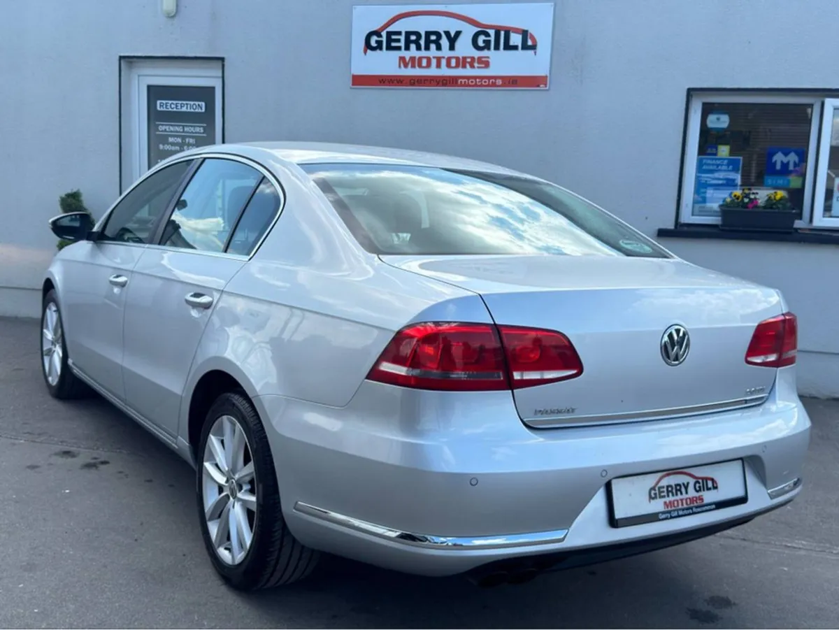 Volkswagen Passat 2.0 TDI Executive Bluemotion 14 - Image 4