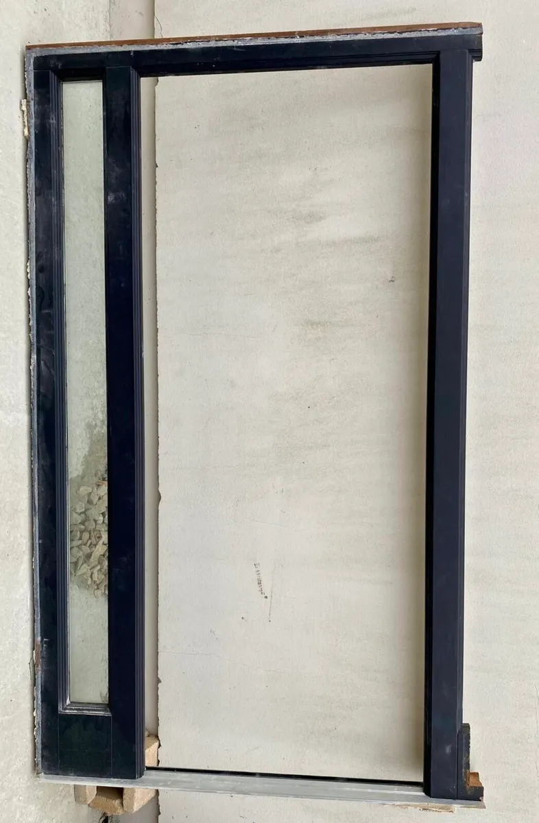 Front door - Image 4