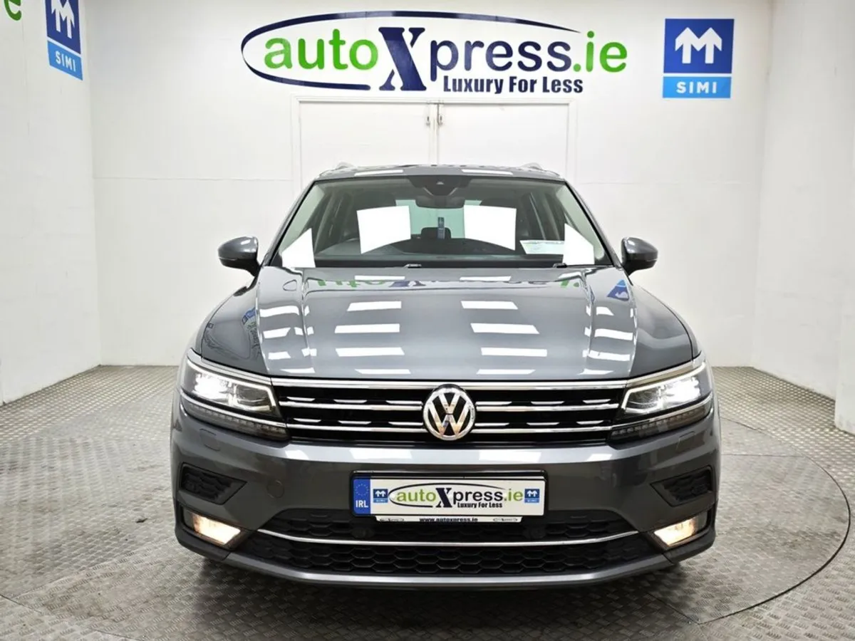 Volkswagen Tiguan 2.0 TDI Sliding Sunroof - Image 3