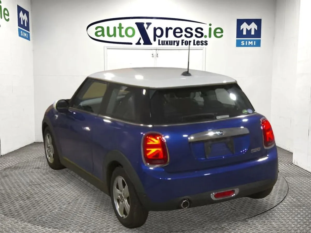 MINI Cooper 1.5 Automatic - Image 3