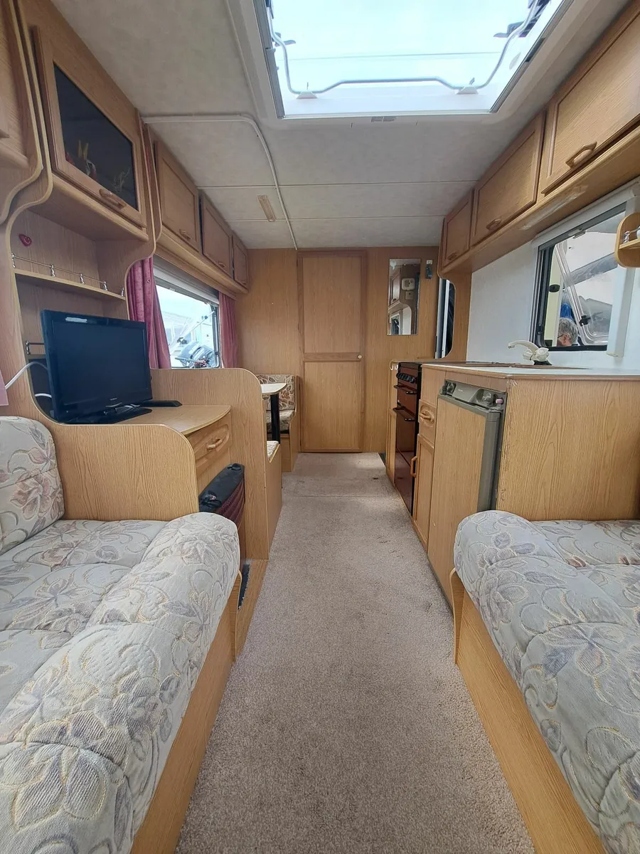 Caravan 4 berth - Image 4